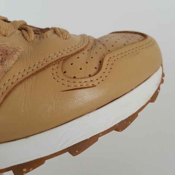 New Balance 1400 Running Sneakers - Picture 9 of 16